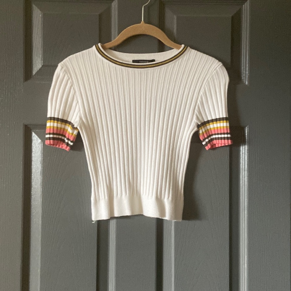 Cropped ribbed tee